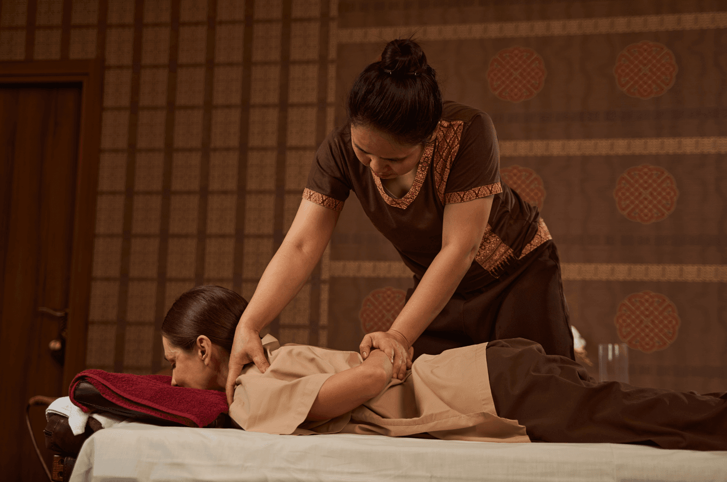 Traditional Thai Massage (4 hands)